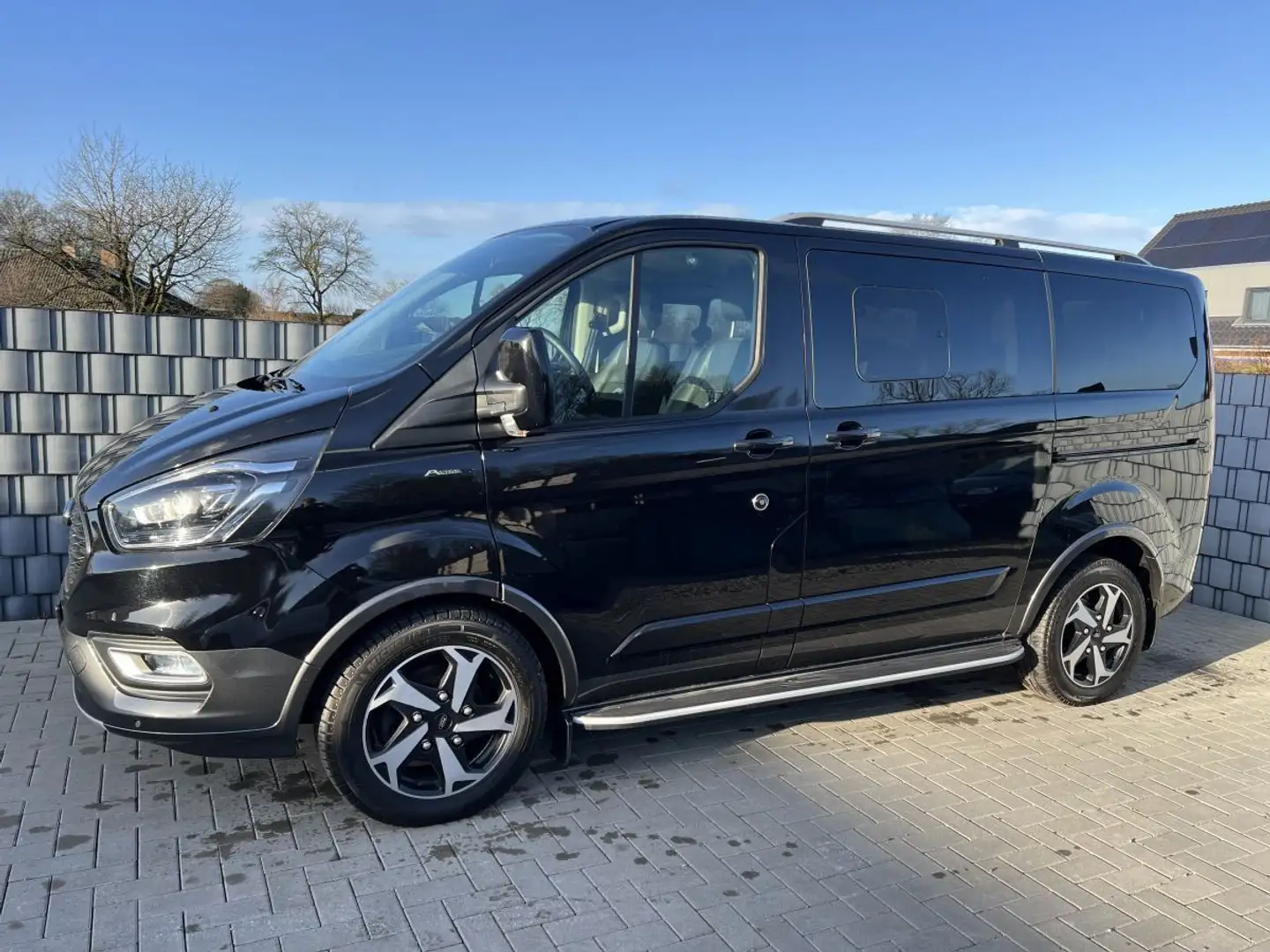 Ford Tourneo Custom Active  L1 *sehr gepfl. Zustand* Schwarz - 1