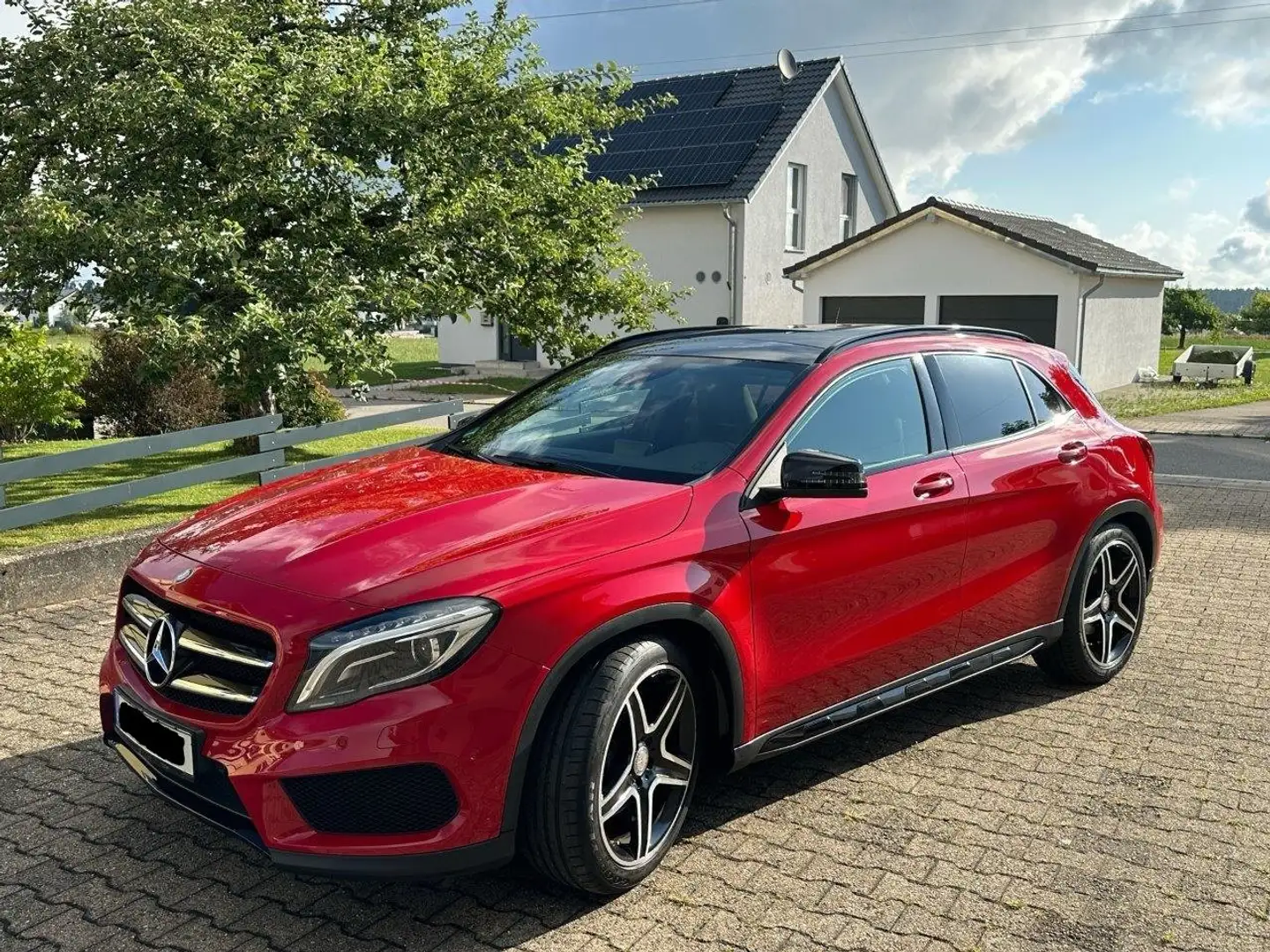 Mercedes-Benz GLA 250 GLA 250 4Matic 7G-DCT AMG Line Rouge - 2