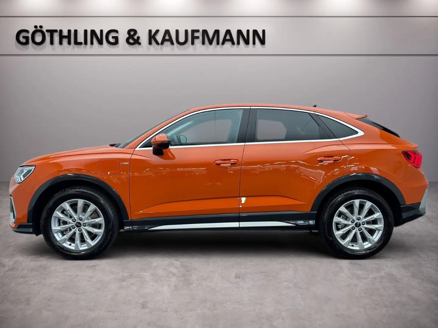Audi Q3 45 S line S tro*LED*Virtual* Orange - 2