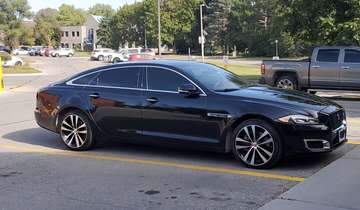 XJL Portfolio LWB AWD