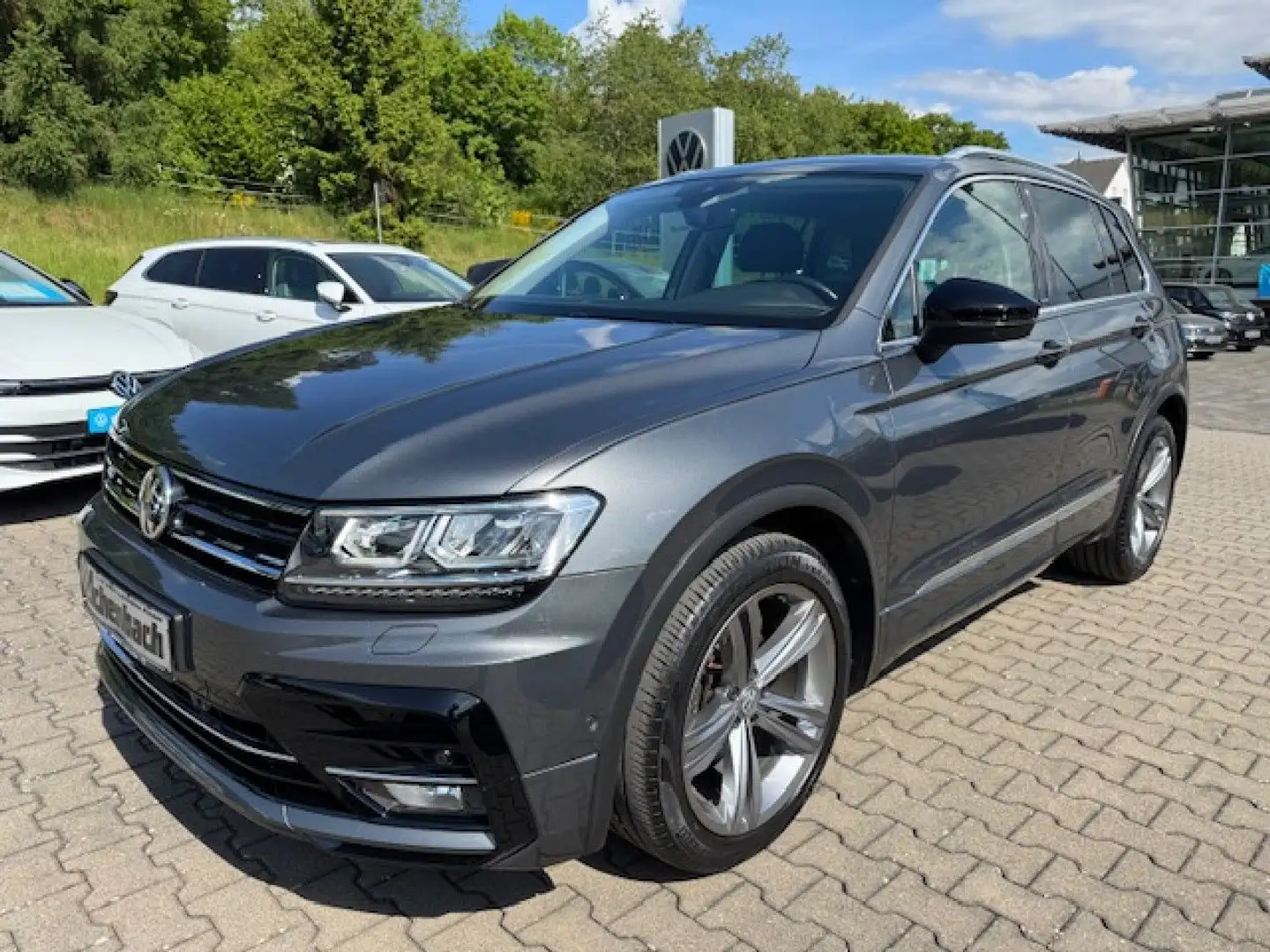 Volkswagen Tiguan Comfortline 1.5 TSI 110 kW, LED Zilver - 2