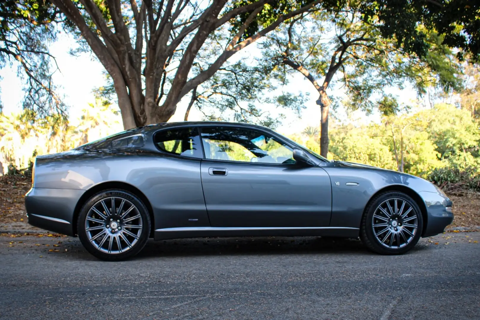 Maserati Coupe GT Серый - 1