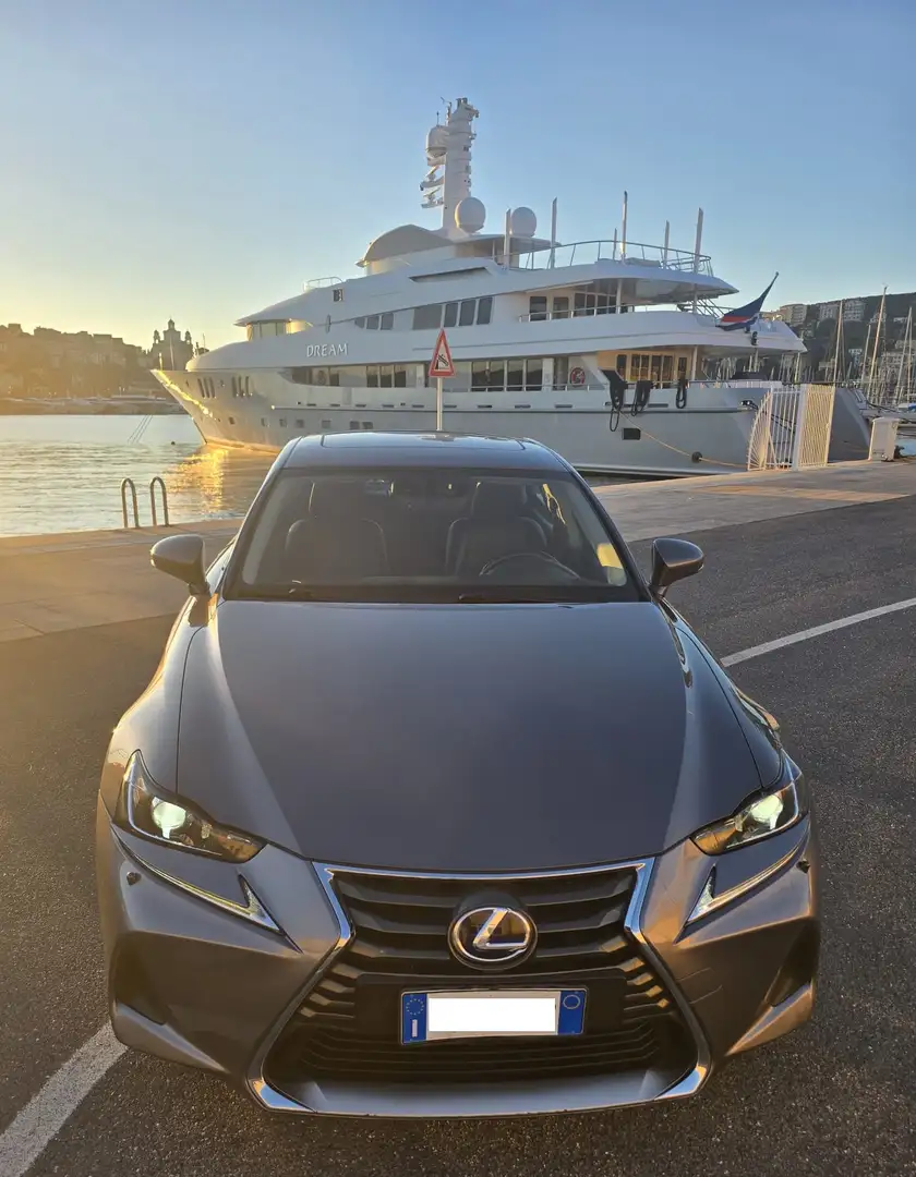 Lexus IS 300 IS III 2017 300h 2.5 Executive cvt Grau - 1