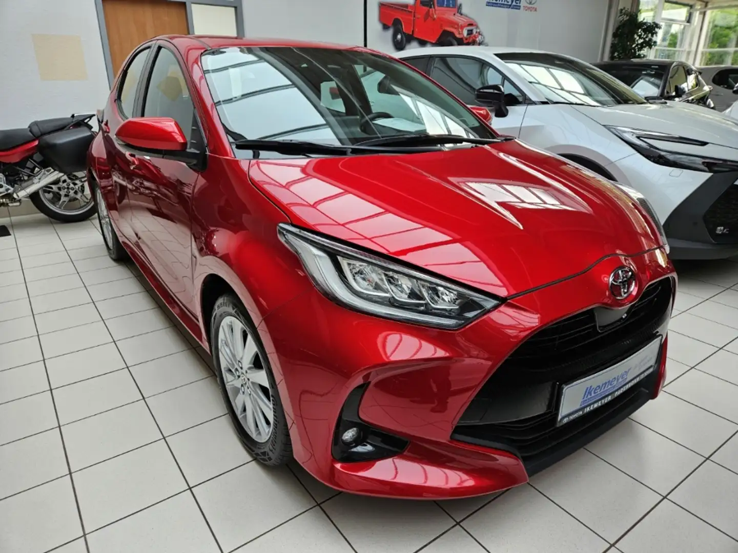 Toyota Yaris 1.5 Team DK Sitzheizung Lenkradheizung Klimaautoma Rouge - 2