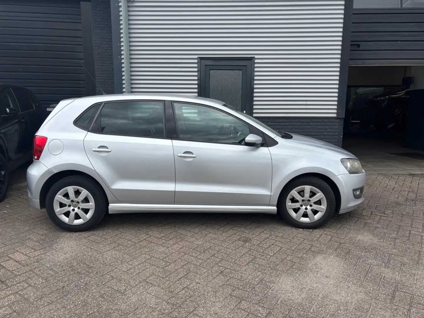 Volkswagen Polo 1.2 TDI | NWE APK | NAVI | AIRCO | CRUISE CONTROL Silber - 1