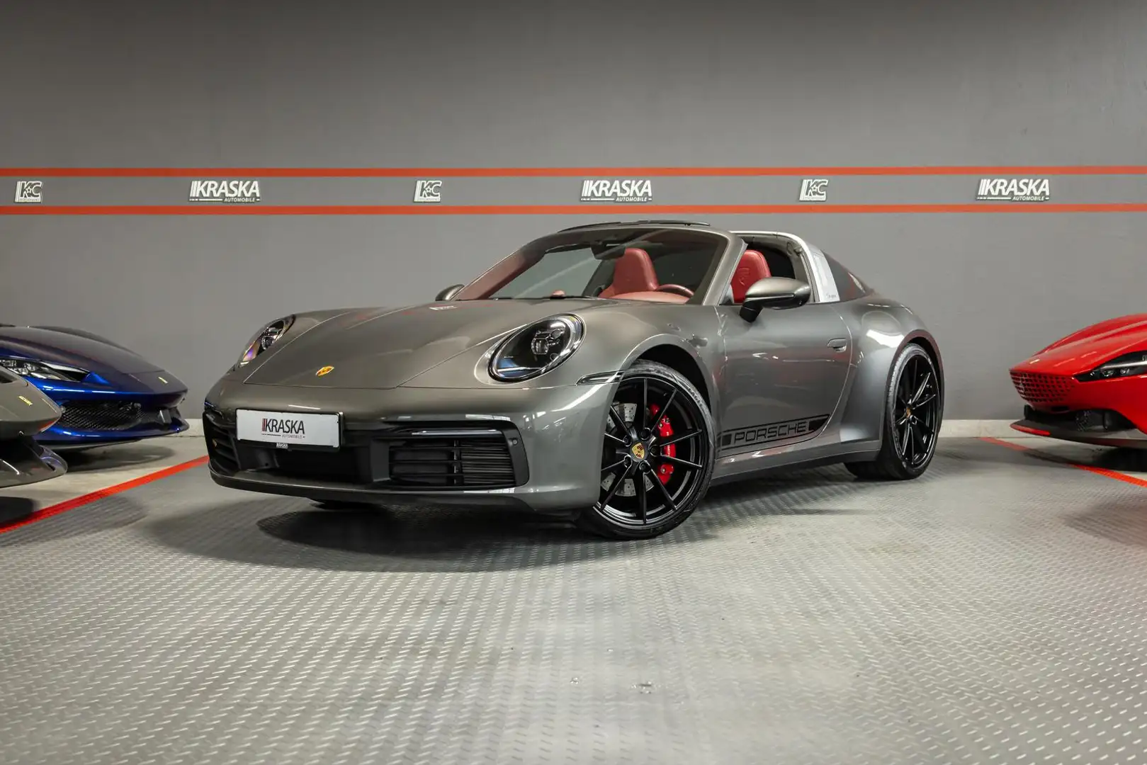 Porsche 992 911 Targa 4 S PDLS BOSE SPORT-AGA SITZE CHRONO siva - 1