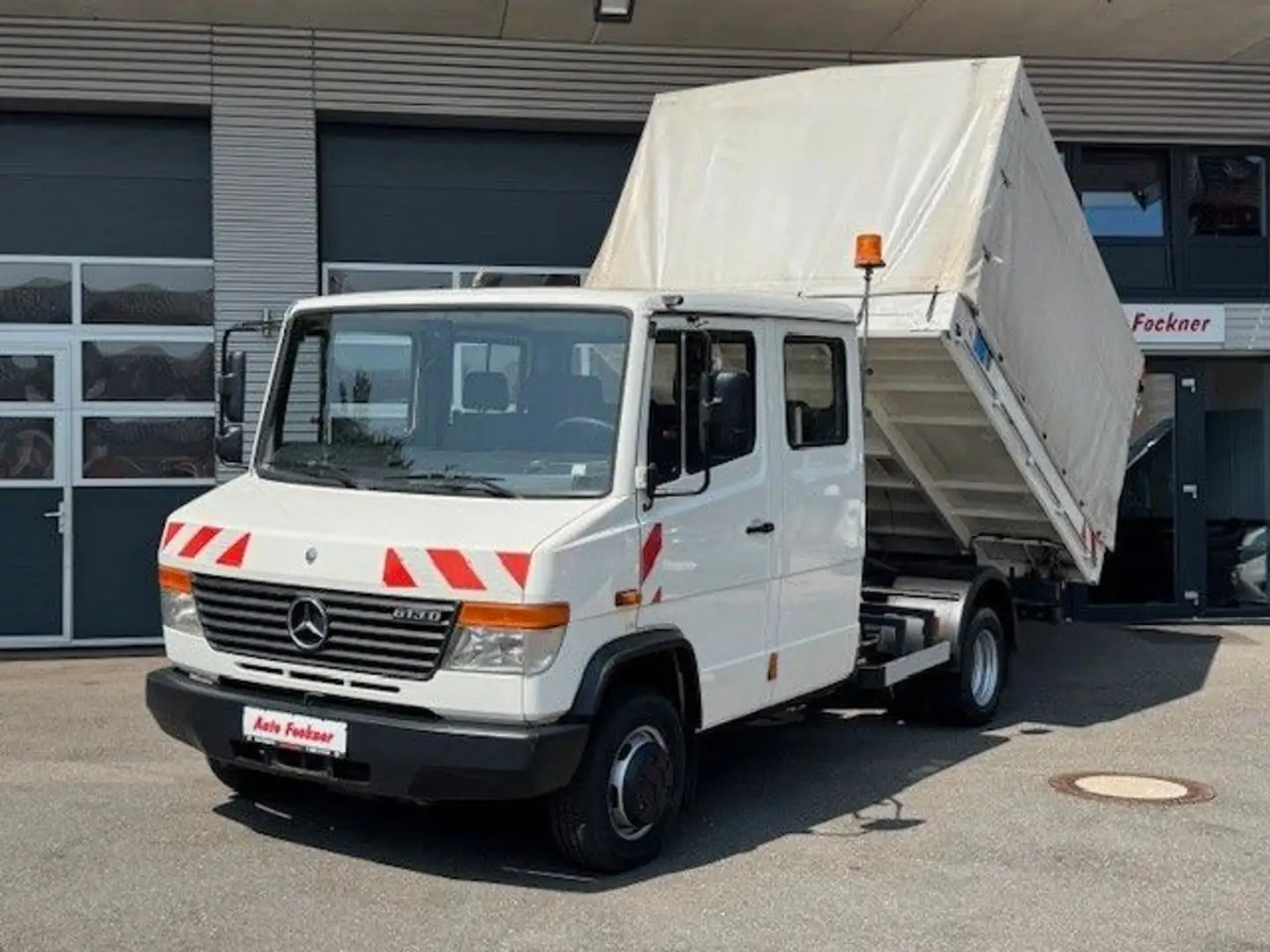 Mercedes-Benz Vario 613 D Doka Kipper 1.Hand 142.000 km AHK Blanc - 2