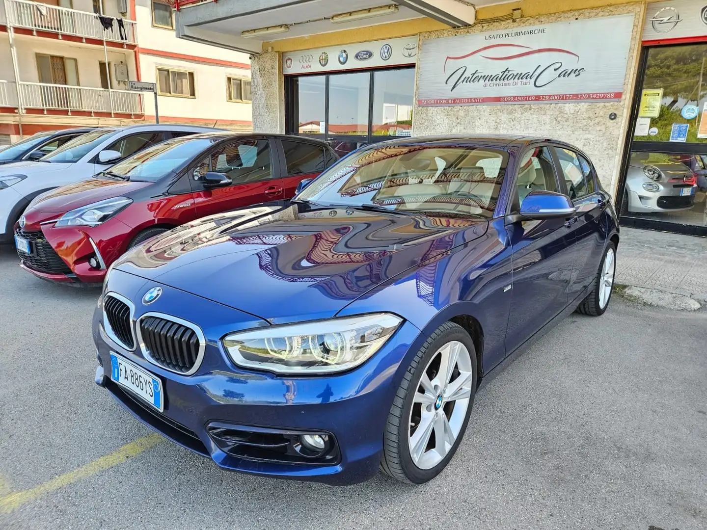 BMW 118 118d Sport-Line 5p auto Blauw - 1