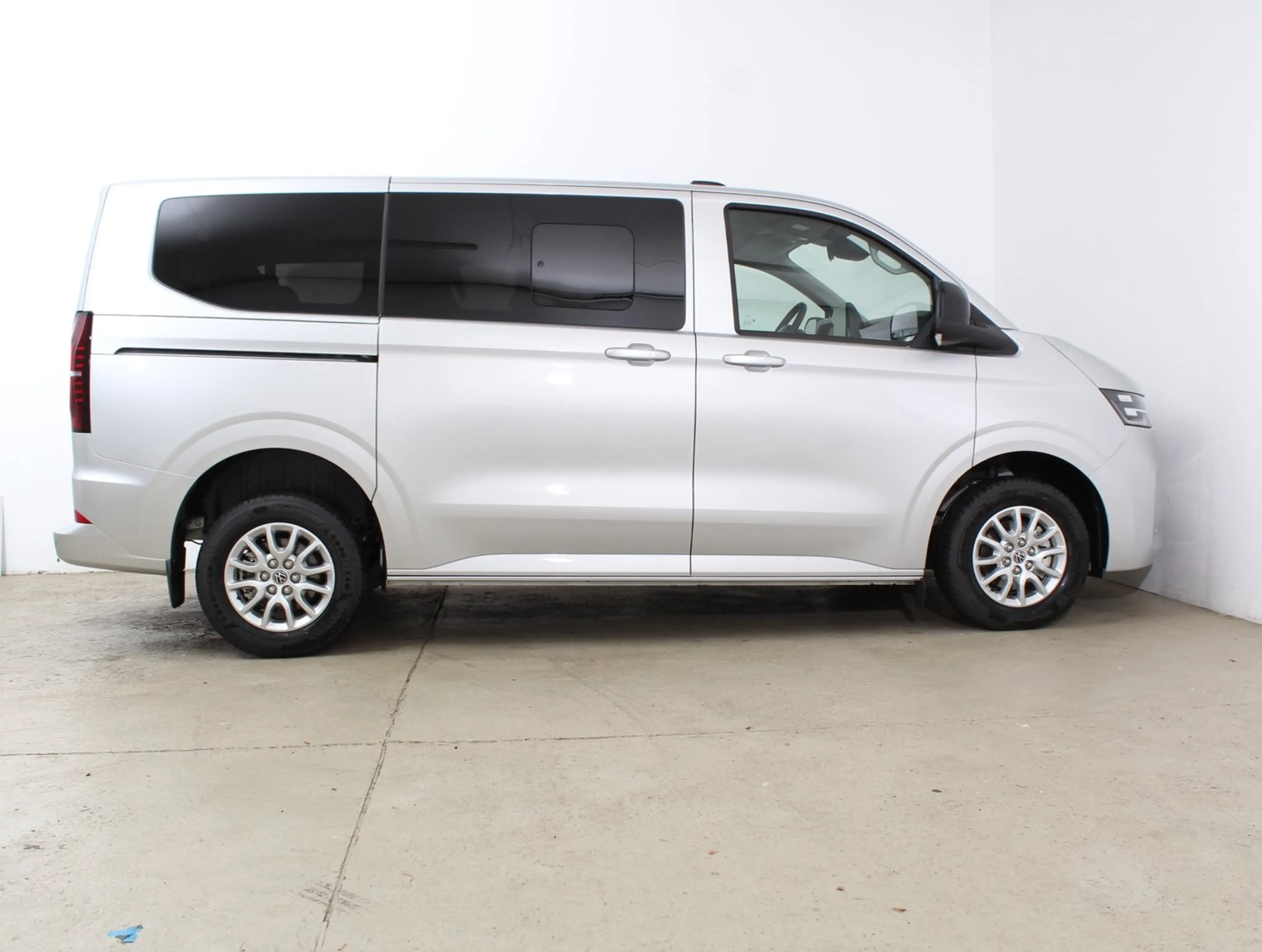 Volkswagen T7 Caravelle VW T7 Caravelle Life TDI — photo 3
