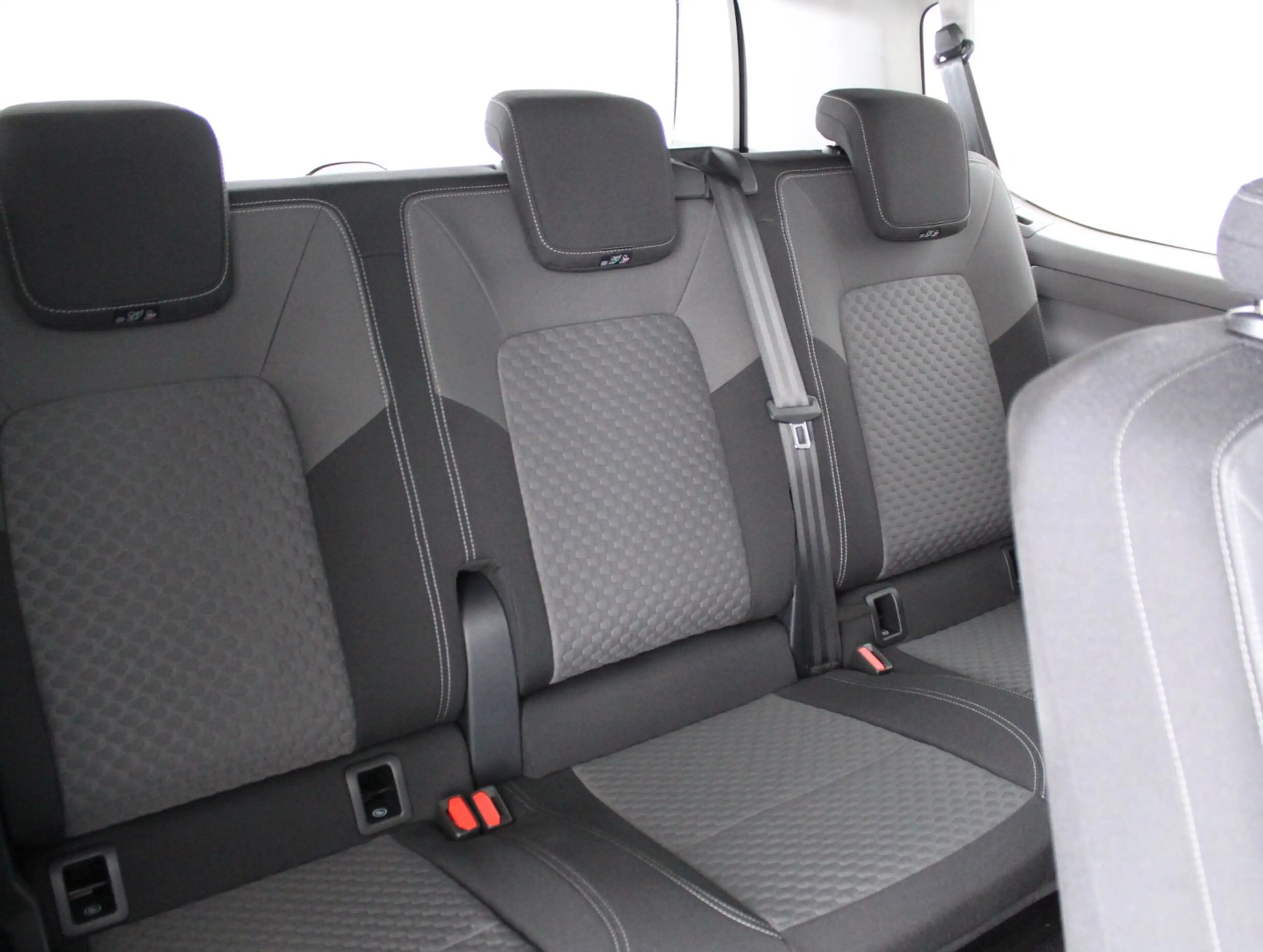 Volkswagen T7 Caravelle VW T7 Caravelle Life TDI — photo 8