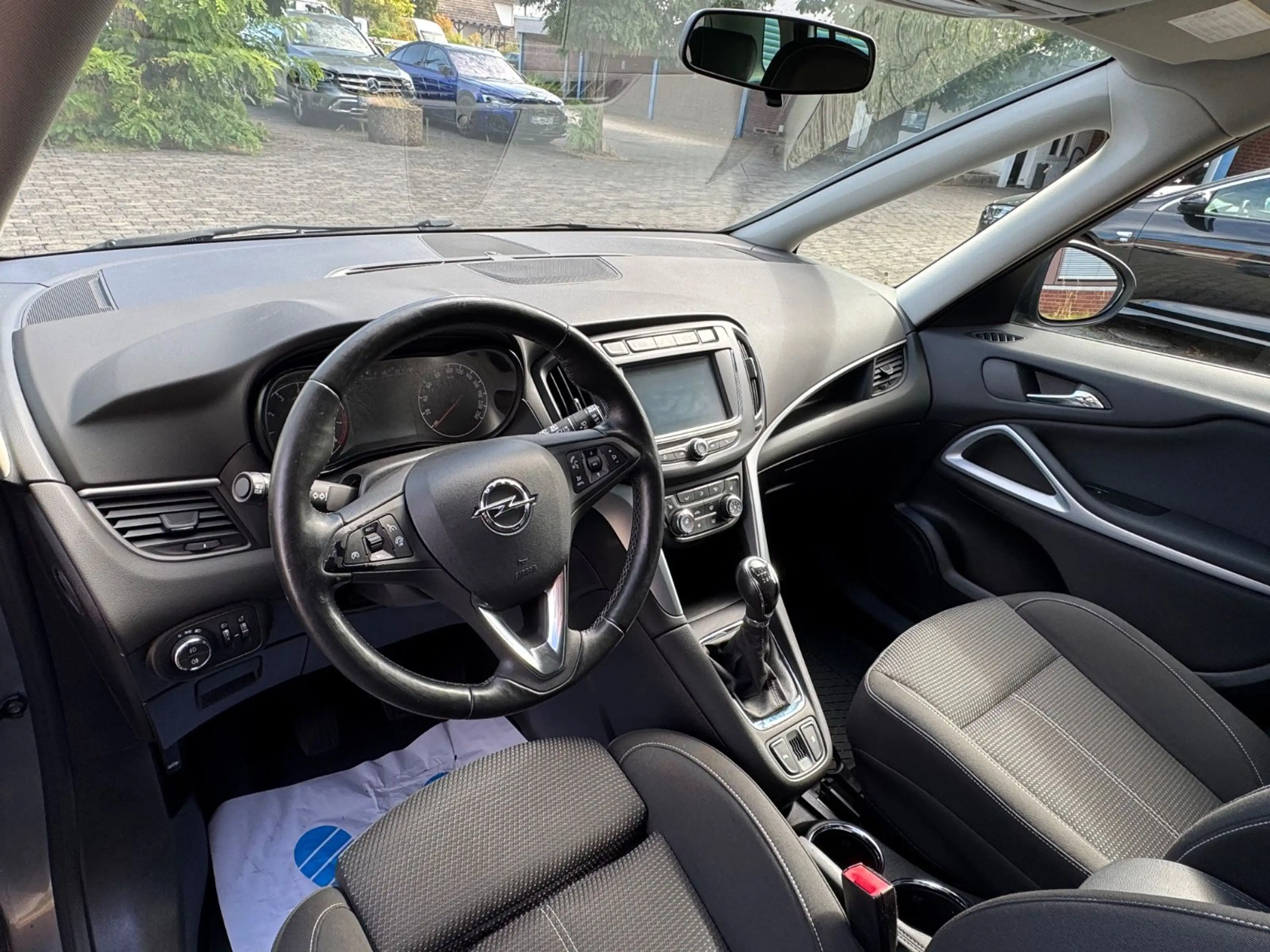 Opel Zafira C ON *7.STZ*NAVI*TEMPO*AHK*PDC*SHZ*KLIMA* — photo 9