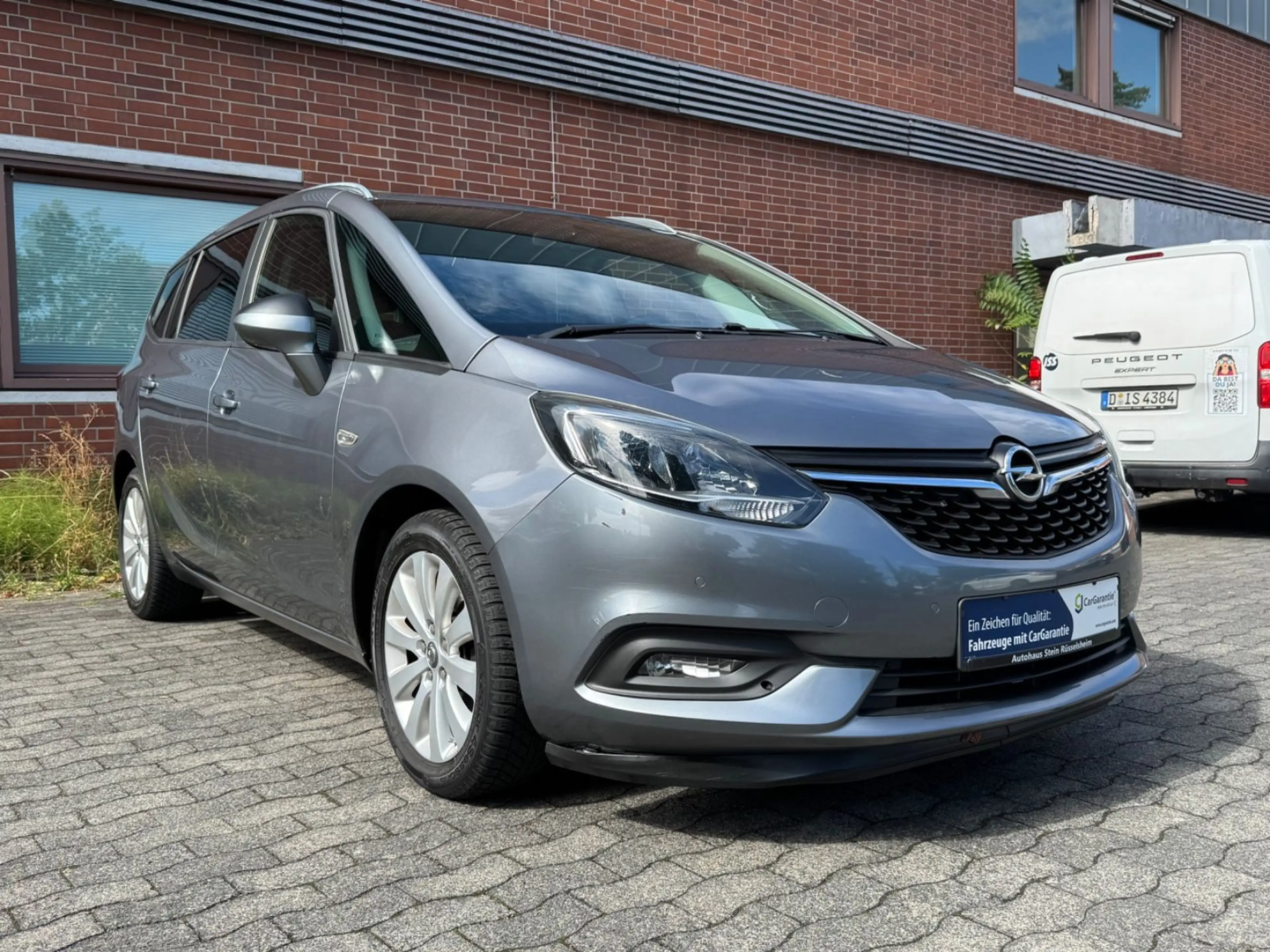 Opel Zafira C ON *7.STZ*NAVI*TEMPO*AHK*PDC*SHZ*KLIMA* — photo 3