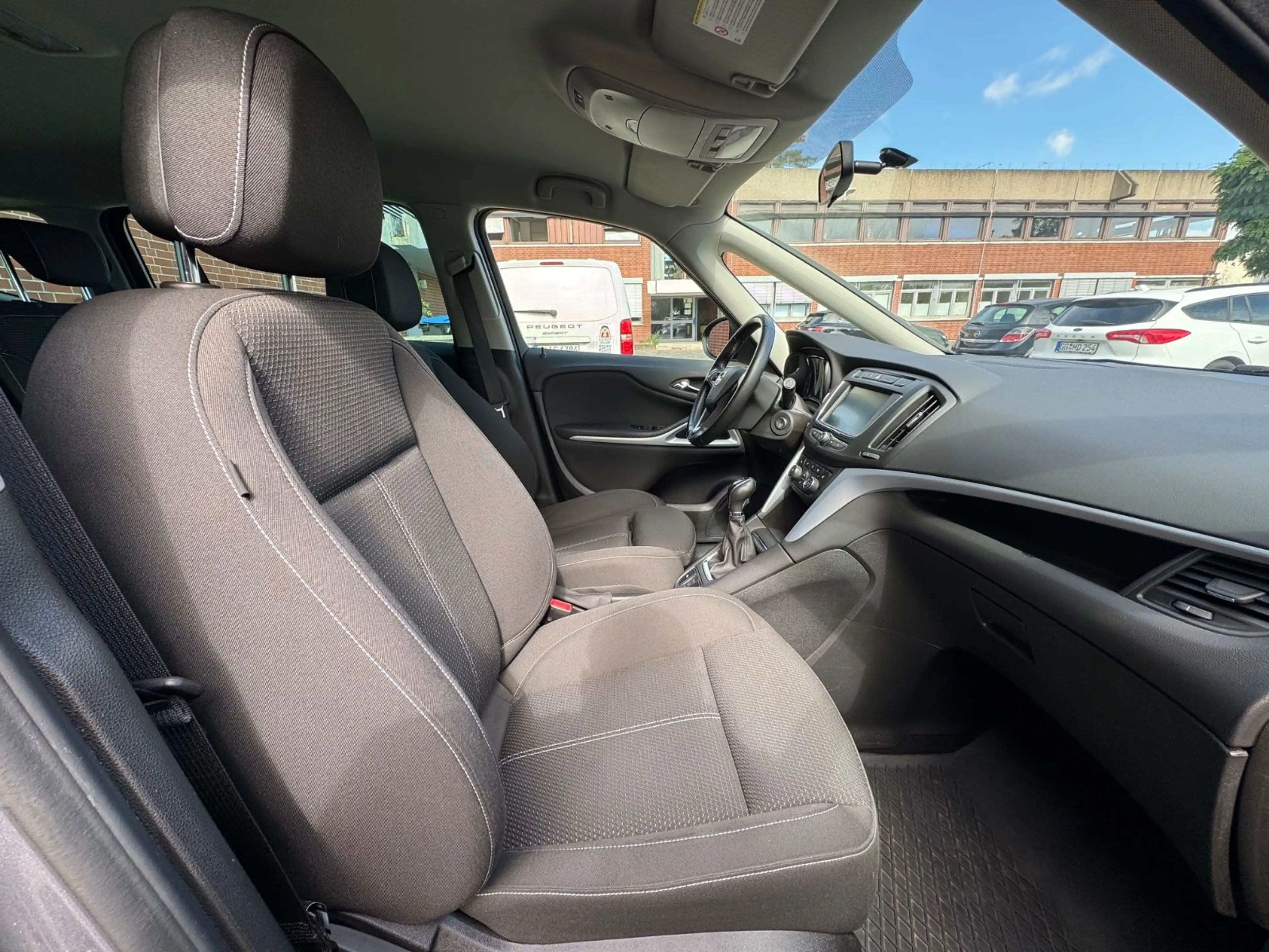 Opel Zafira C ON *7.STZ*NAVI*TEMPO*AHK*PDC*SHZ*KLIMA* — photo 12