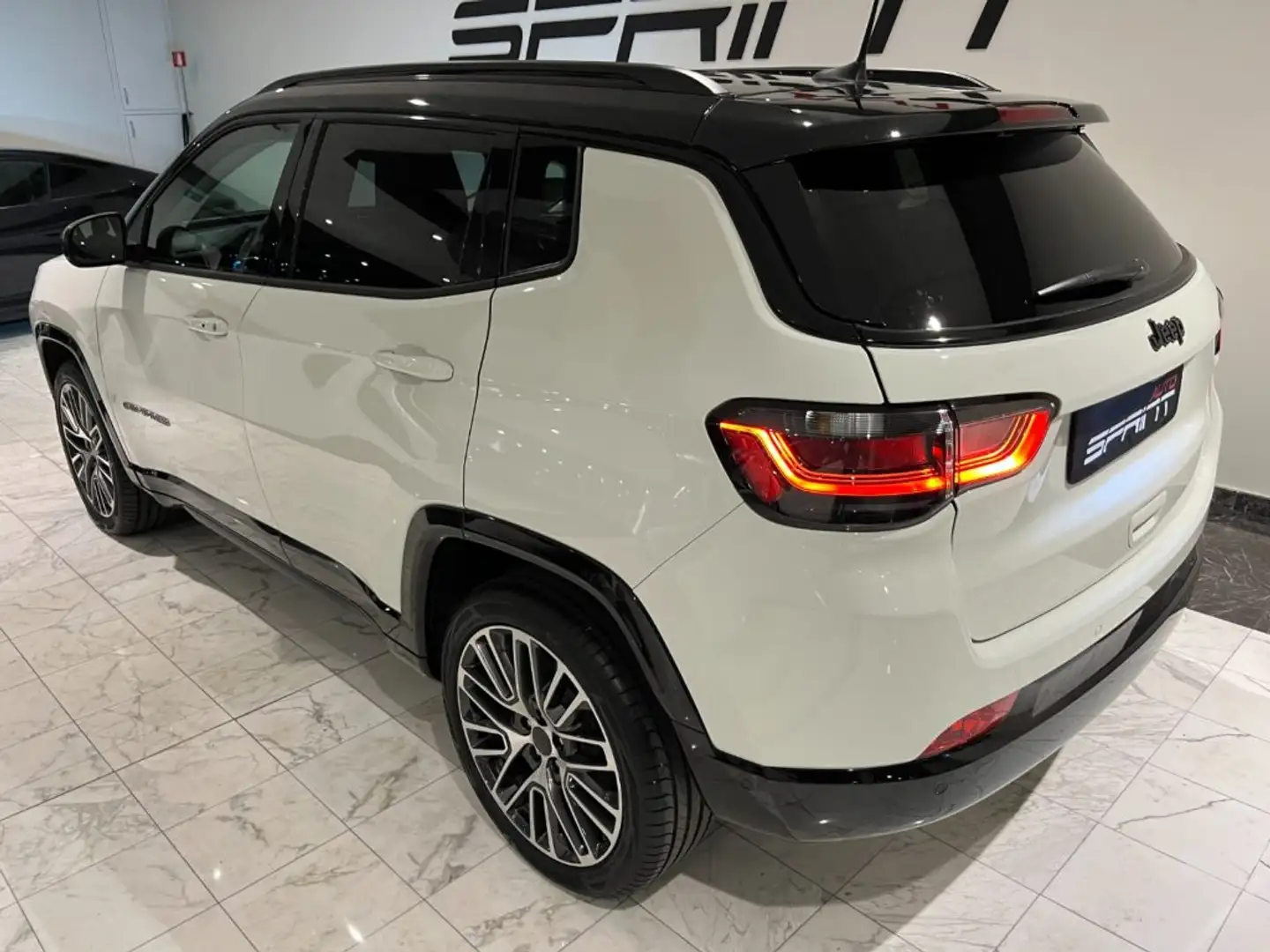 Jeep Compass 1.5 TURBO T4 130CV MHEV 2WD SUMMIT Blanc - 2