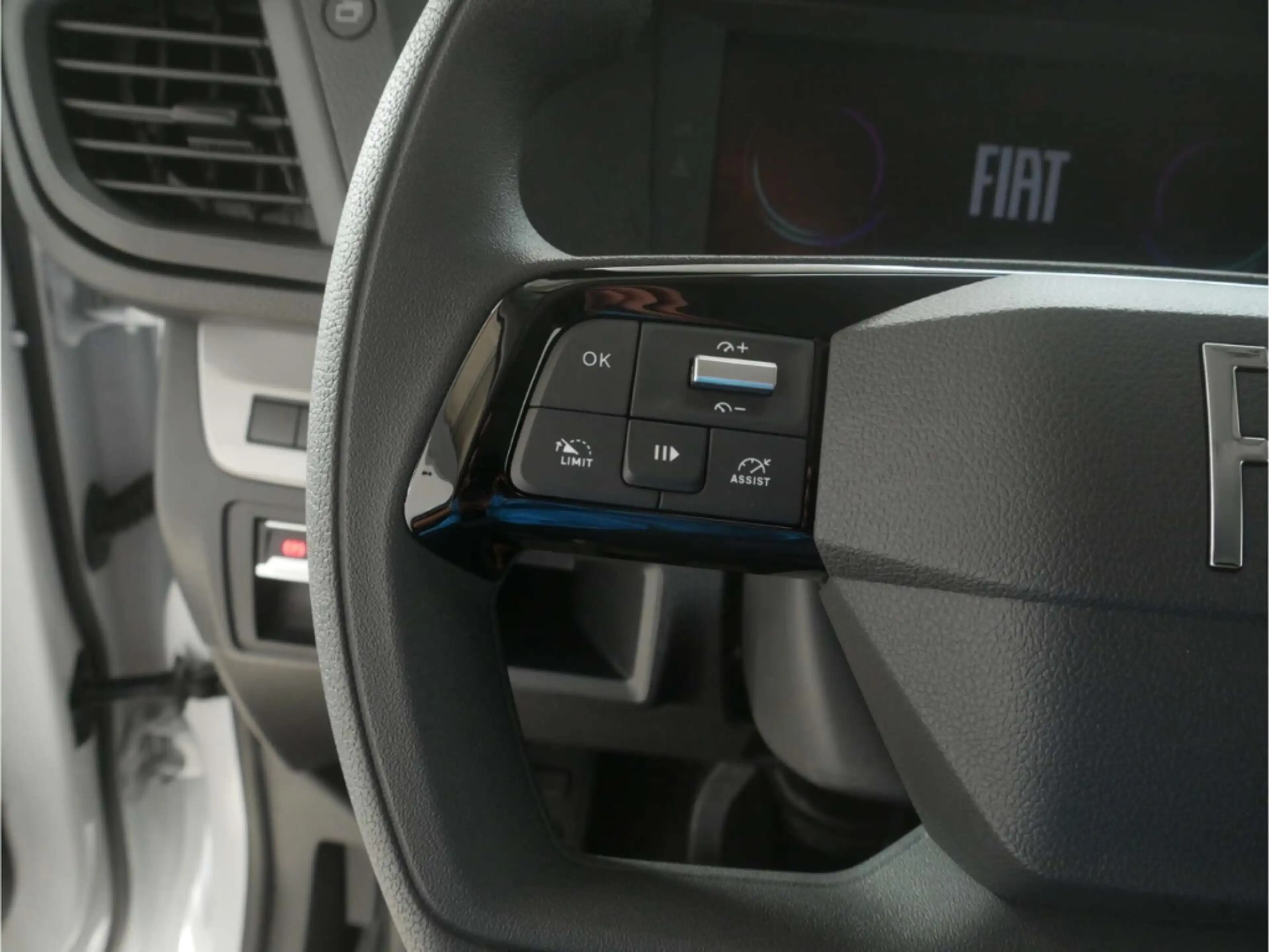 Fiat Scudo 120 PS M L2H1 Kastenwagen — photo 11