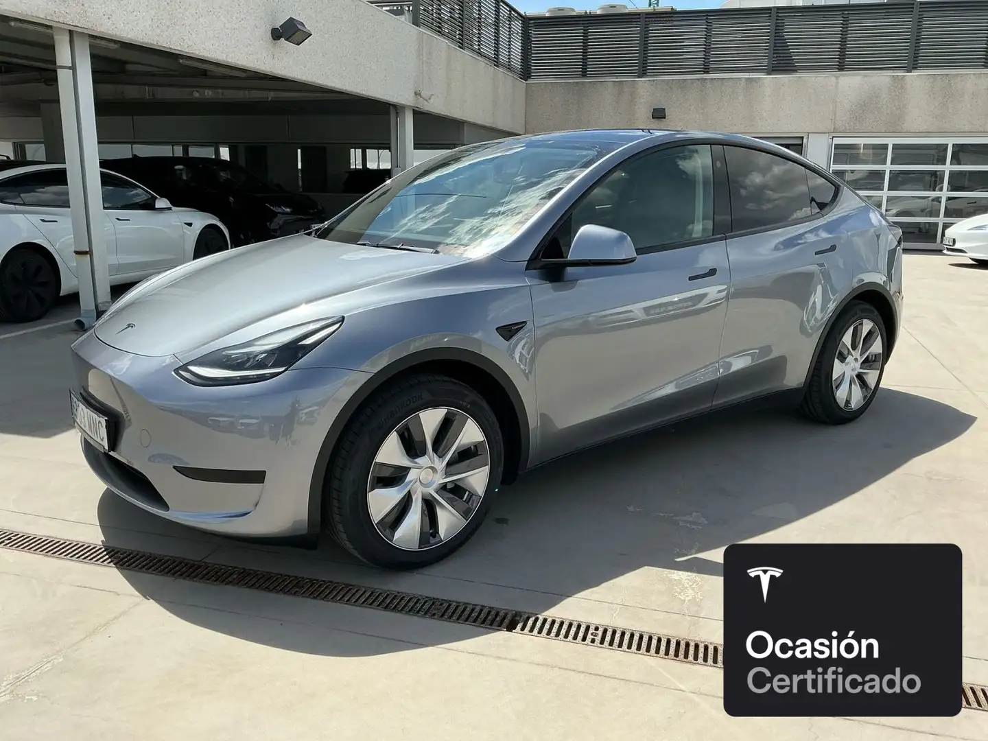 Tesla Model Y Rear-Wheel Drive Plateado - 2