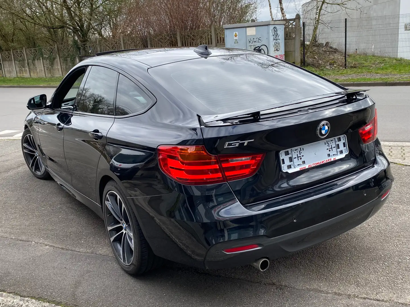 BMW 318 dA GT - M pack SPORT - euro6b - GPS LED GARANTIE Zwart - 2