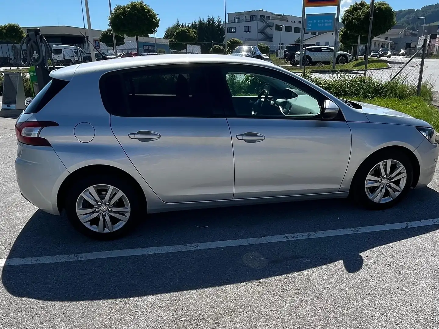 Peugeot 308 308 1,6 Blue HDi Active Active Silber - 1
