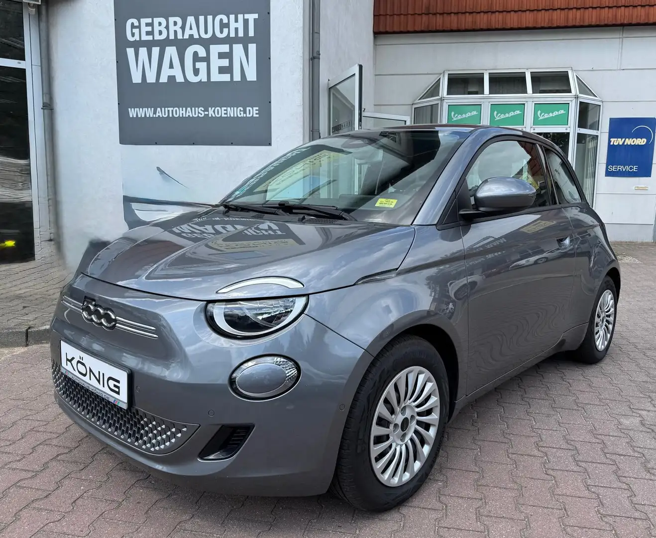 Fiat 500e 118PS 42kWh KLIMA*SHZ*PDC*KAMERA*CARPLAY Grau - 1