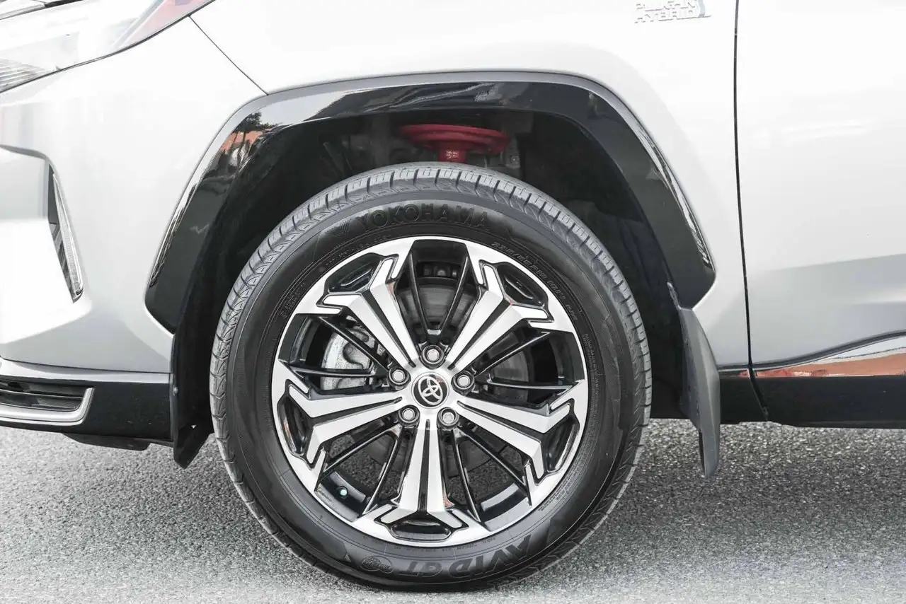 Toyota RAV 4 Prime снимка Toyota RAV 4 Prime