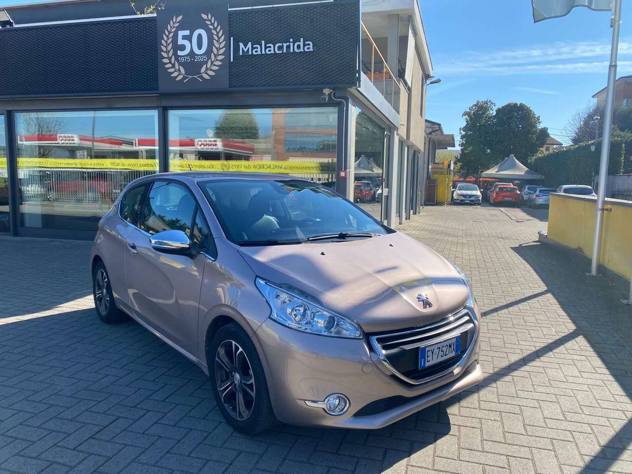 Peugeot 208 208 2012 3p 1.2 Active E6