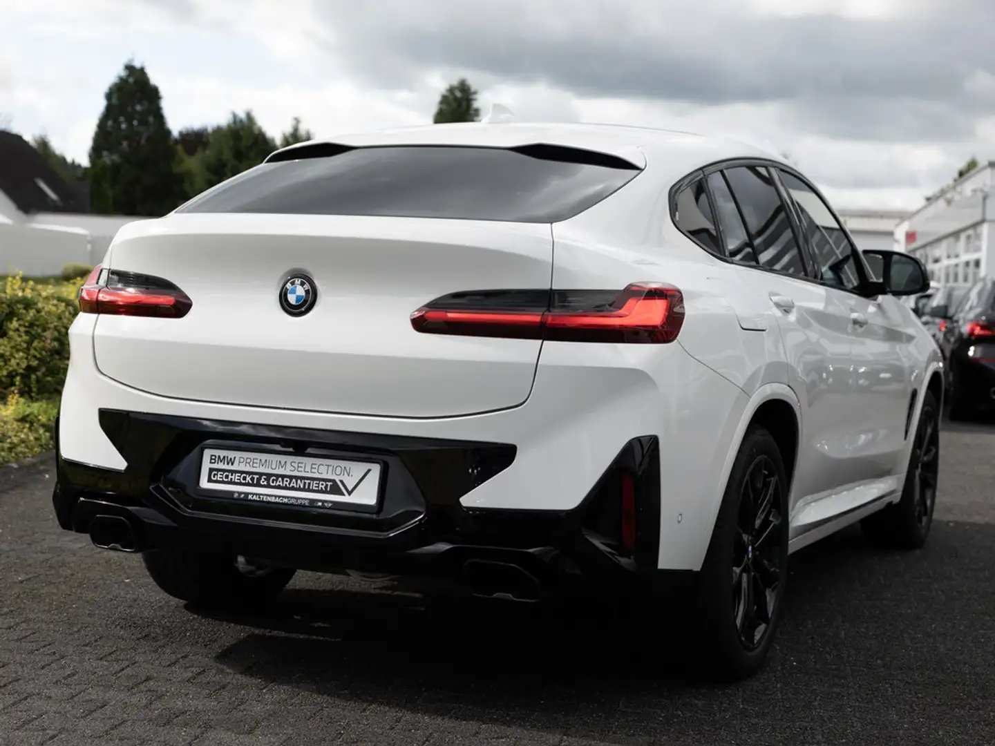 BMW X4 40i xDrive AHK PANO LASER HUD NAVI KAMERA Weiß - 2
