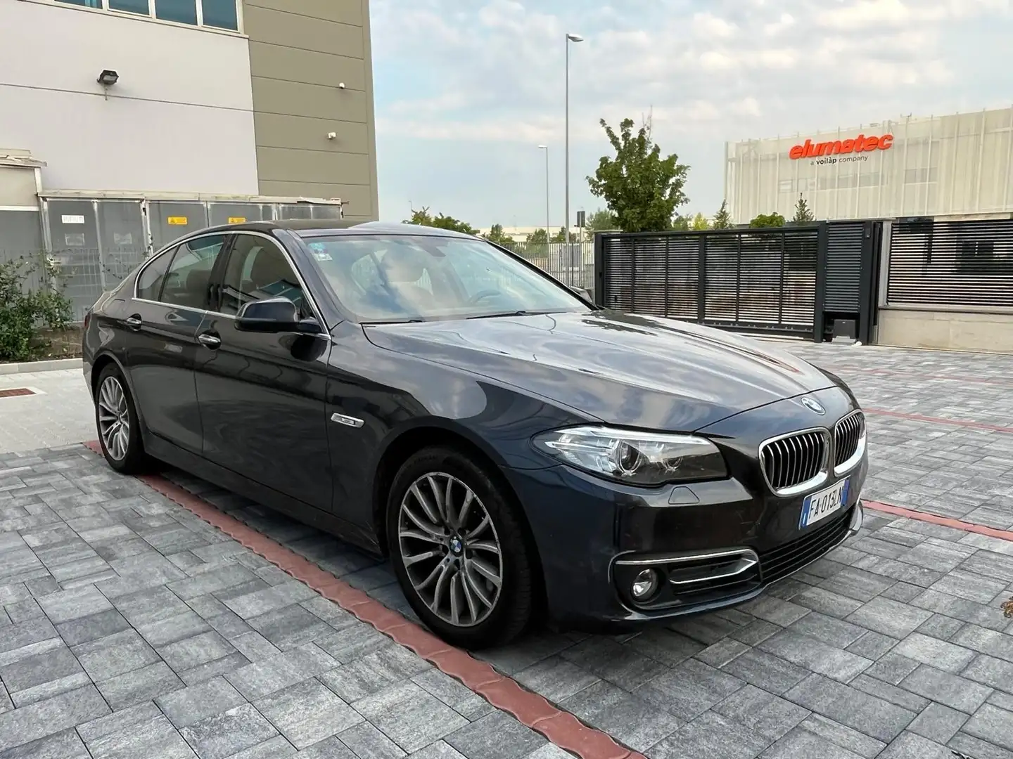 BMW 530 Serie 5 F10 Berlina 530d xdrive Luxury auto E6 Noir - 2