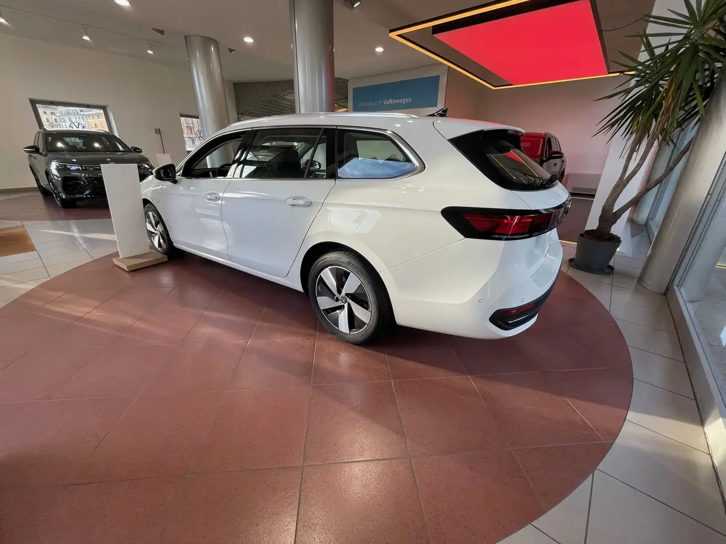 Volkswagen Passat Passat 1.5 TSI eHybrid 204 CV DSG Business Bianco - 2