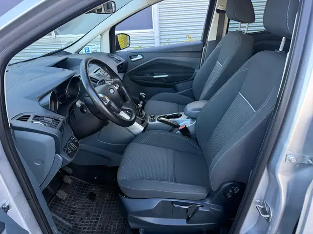 Ford C-Max view 5