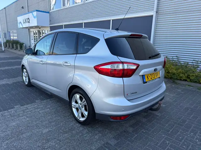 Ford C-Max view 3