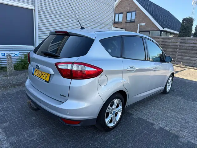 Ford C-Max view 4