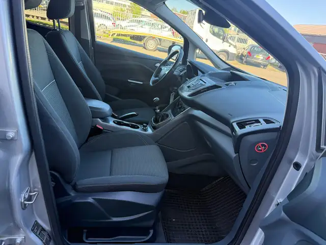Ford C-Max view 15