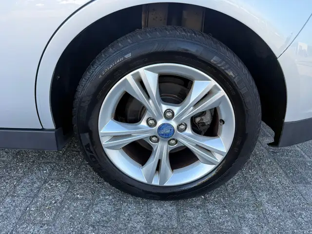 Ford C-Max view 13