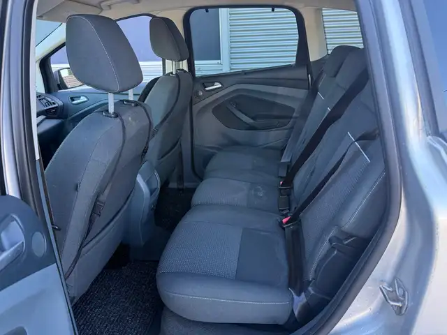 Ford C-Max view 18