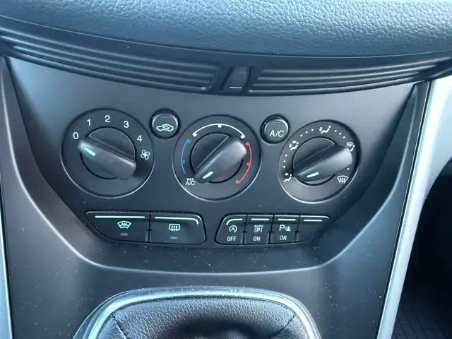Ford C-Max view 17