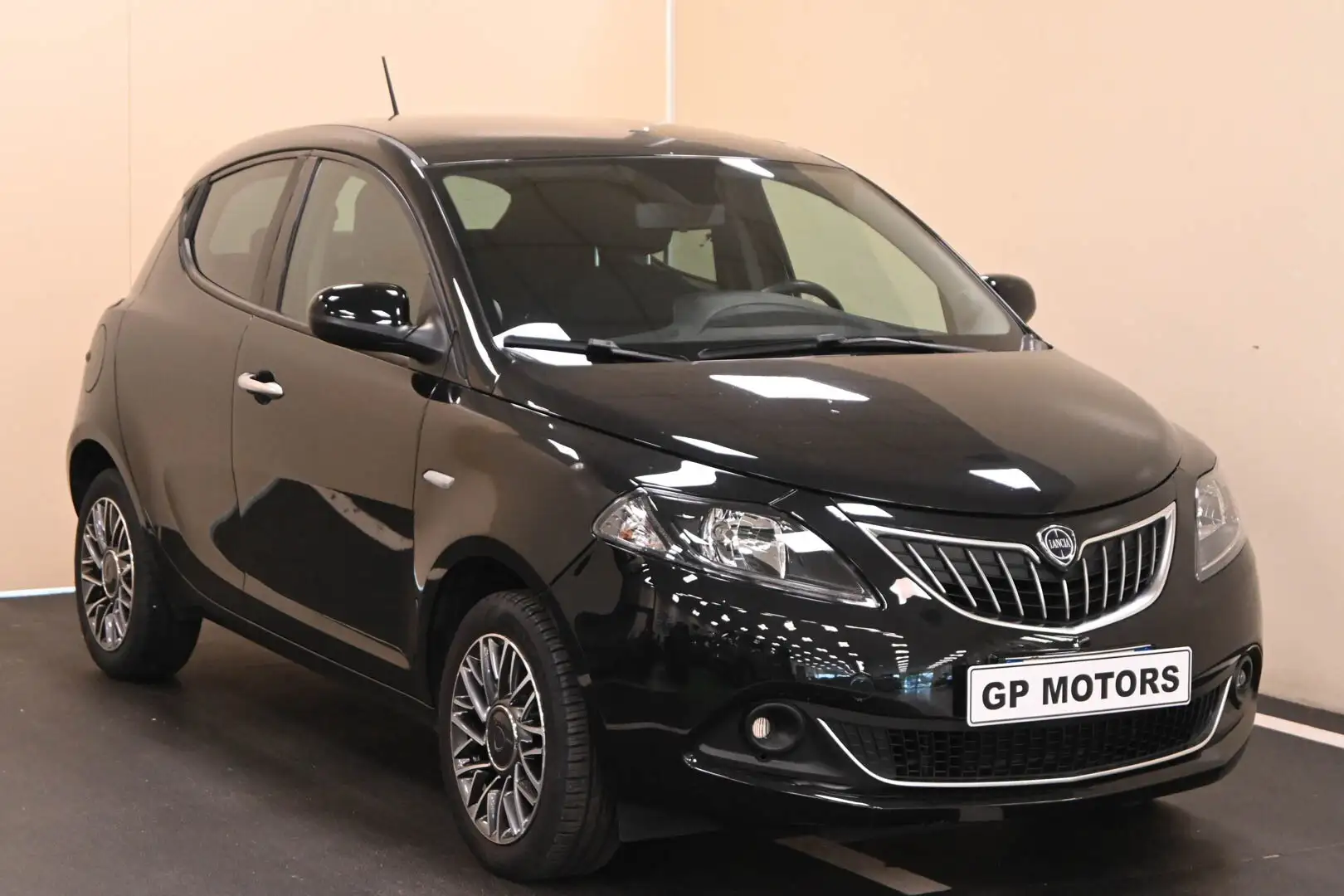 Lancia Ypsilon Ypsilon 1.0 FireFly 5 porte S&S Hybrid Gold Nero - 1