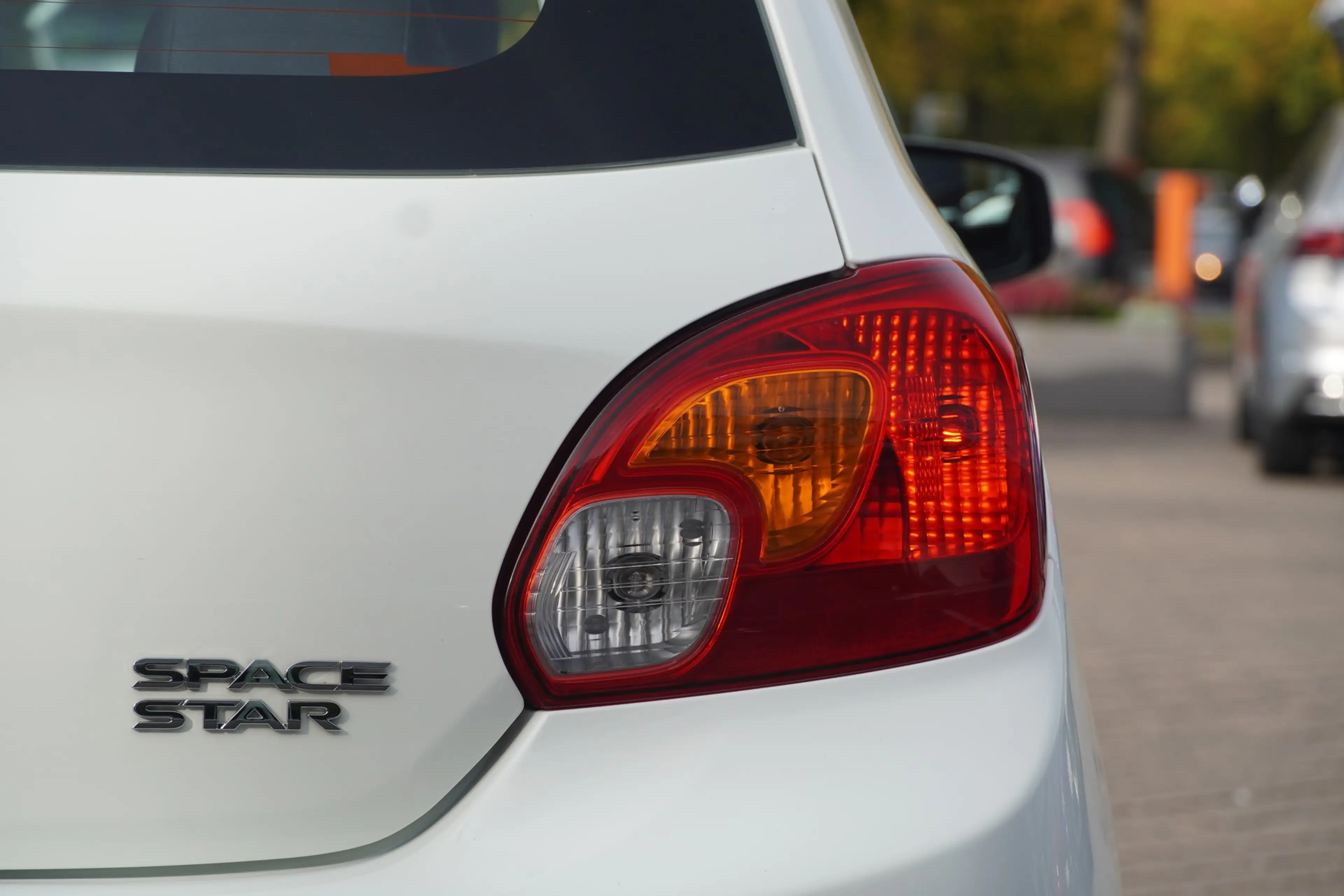 Mitsubishi Space Star 1.0 Edition Klima USB Tagfahrlicht — photo 11
