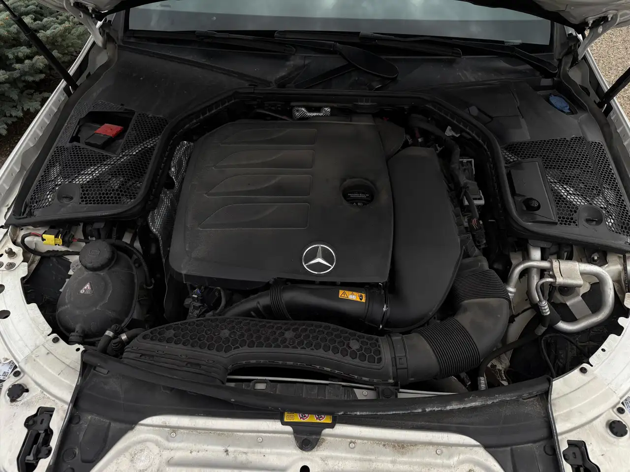 Mercedes-Benz C-Class снимка Mercedes-Benz C-Class