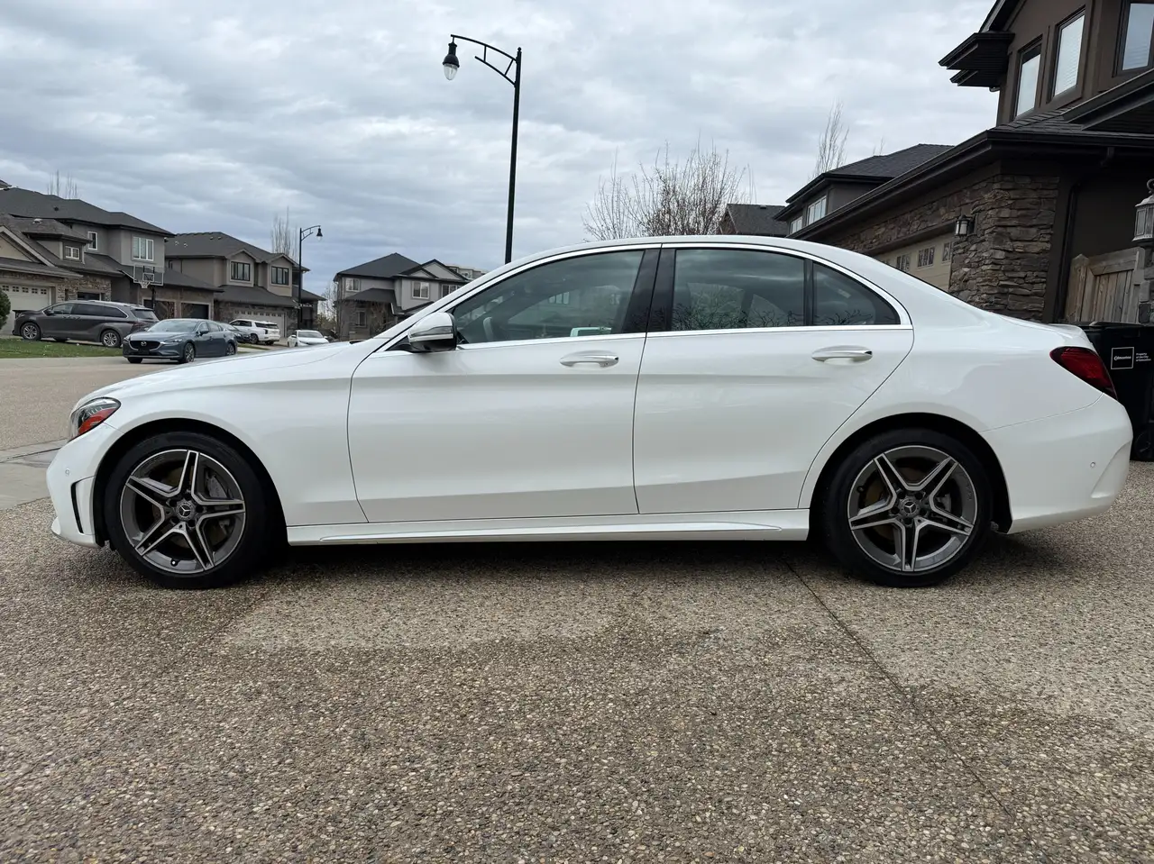 Mercedes-Benz C-Class снимка Mercedes-Benz C-Class