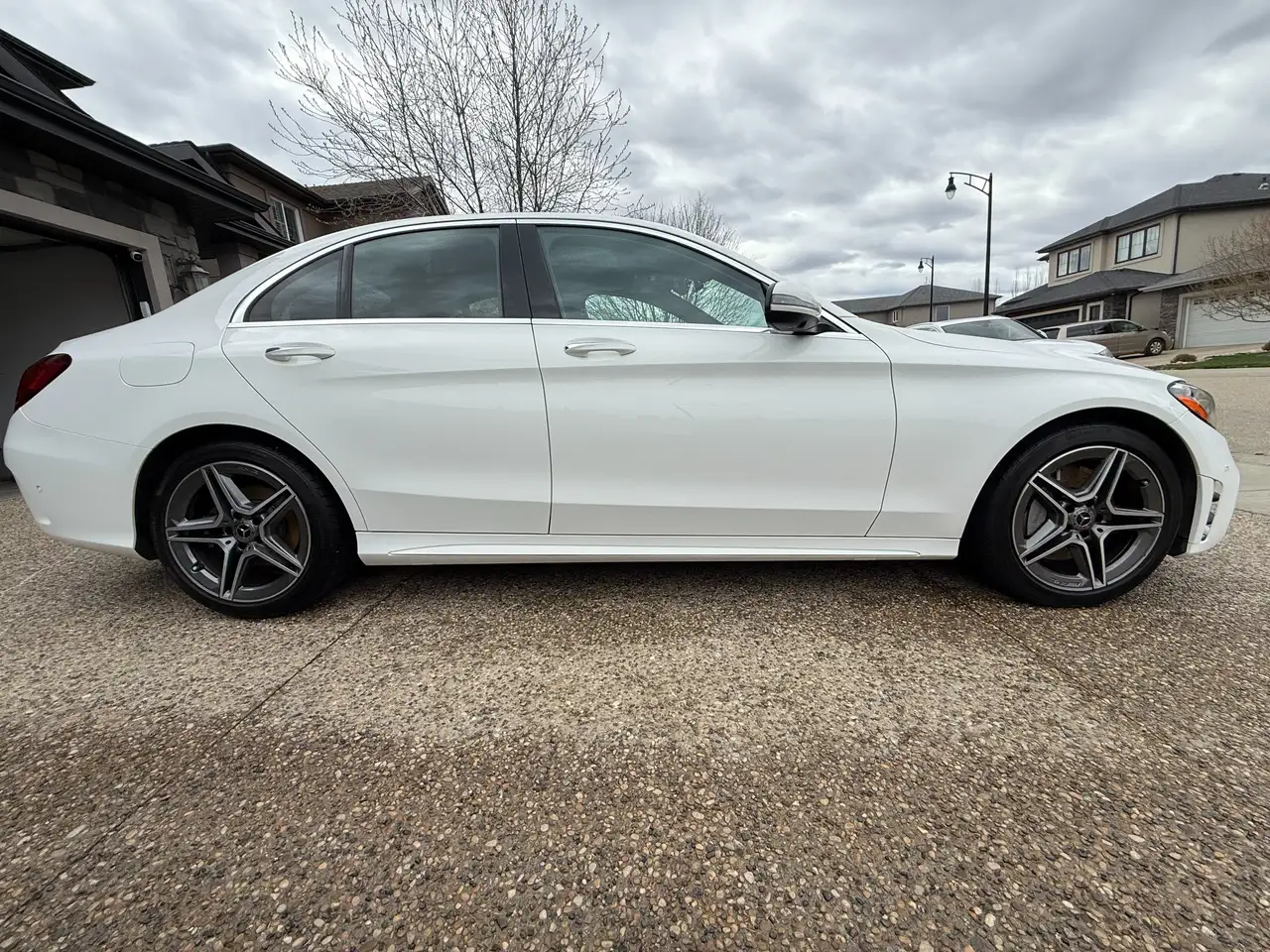 Mercedes-Benz C-Class снимка Mercedes-Benz C-Class