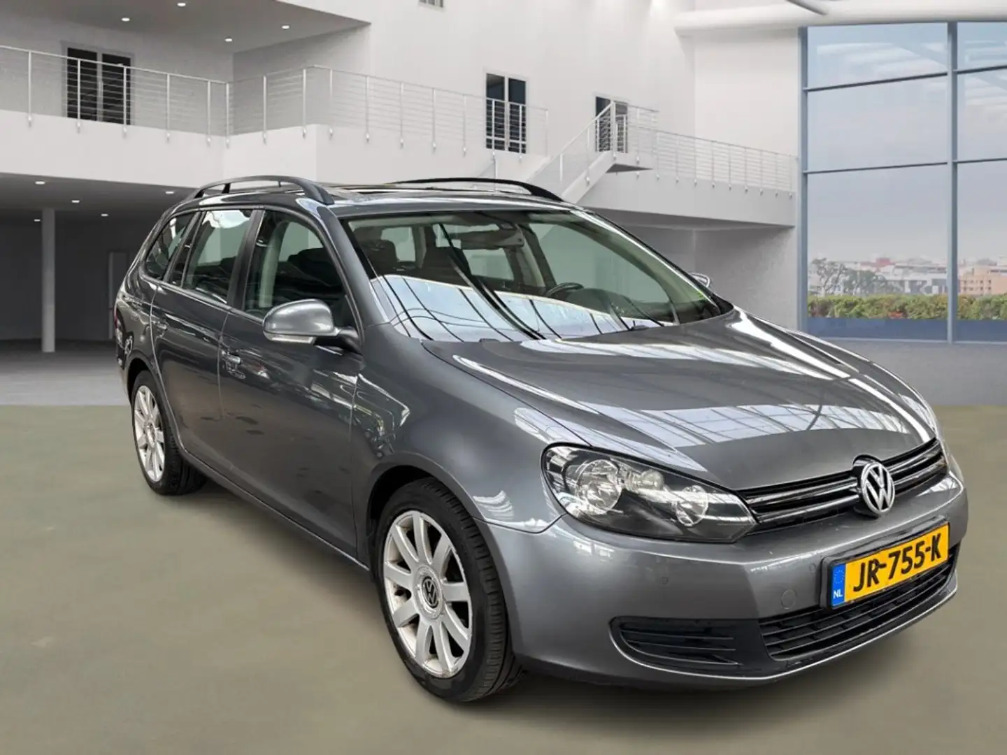 Volkswagen Golf Variant 1.6 TDI Highline Grijs - 2