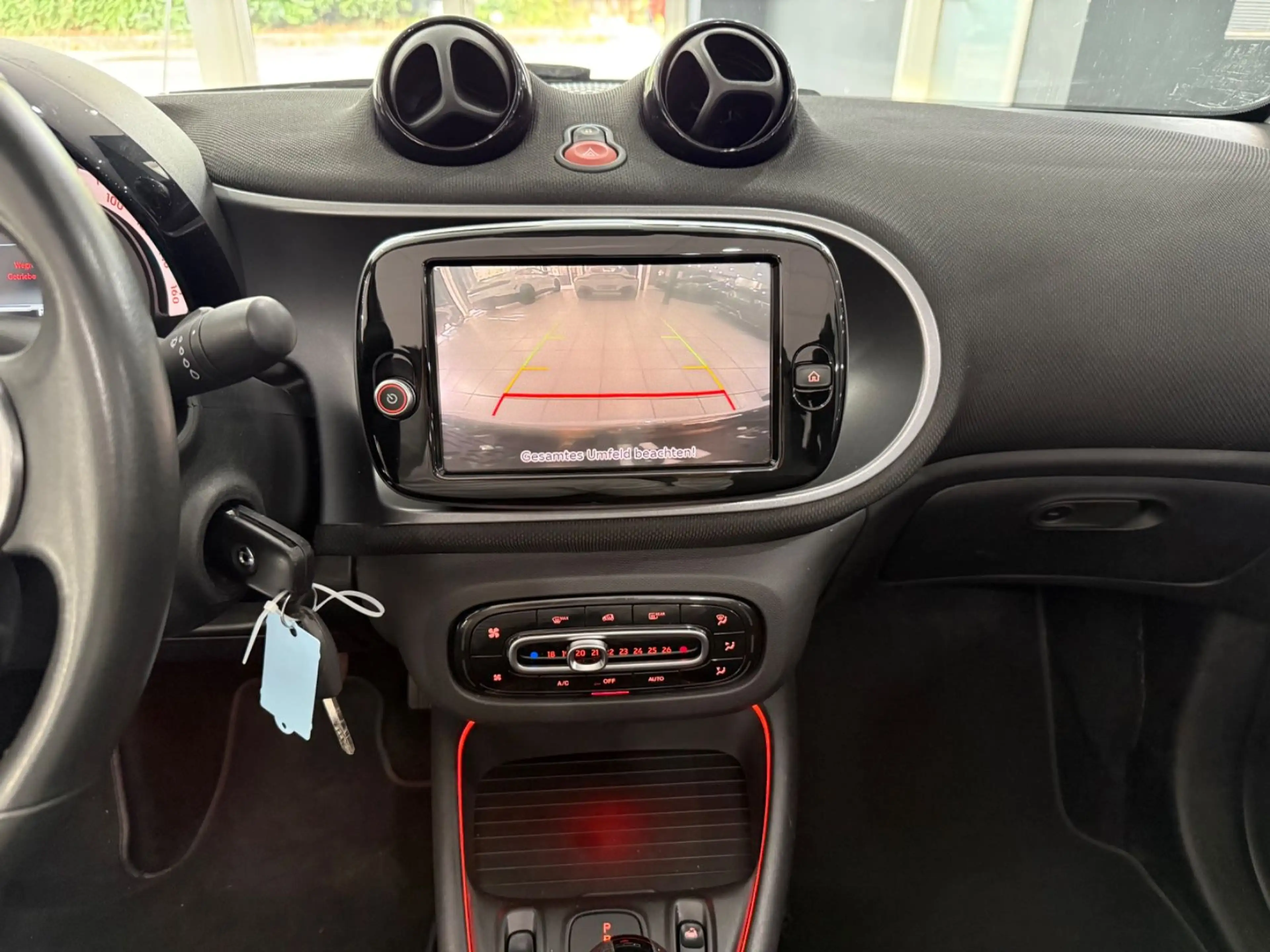 smart forTwo cabrio electric/ EQ*KAMERA*SHZ*LED-SCHW* — photo 12