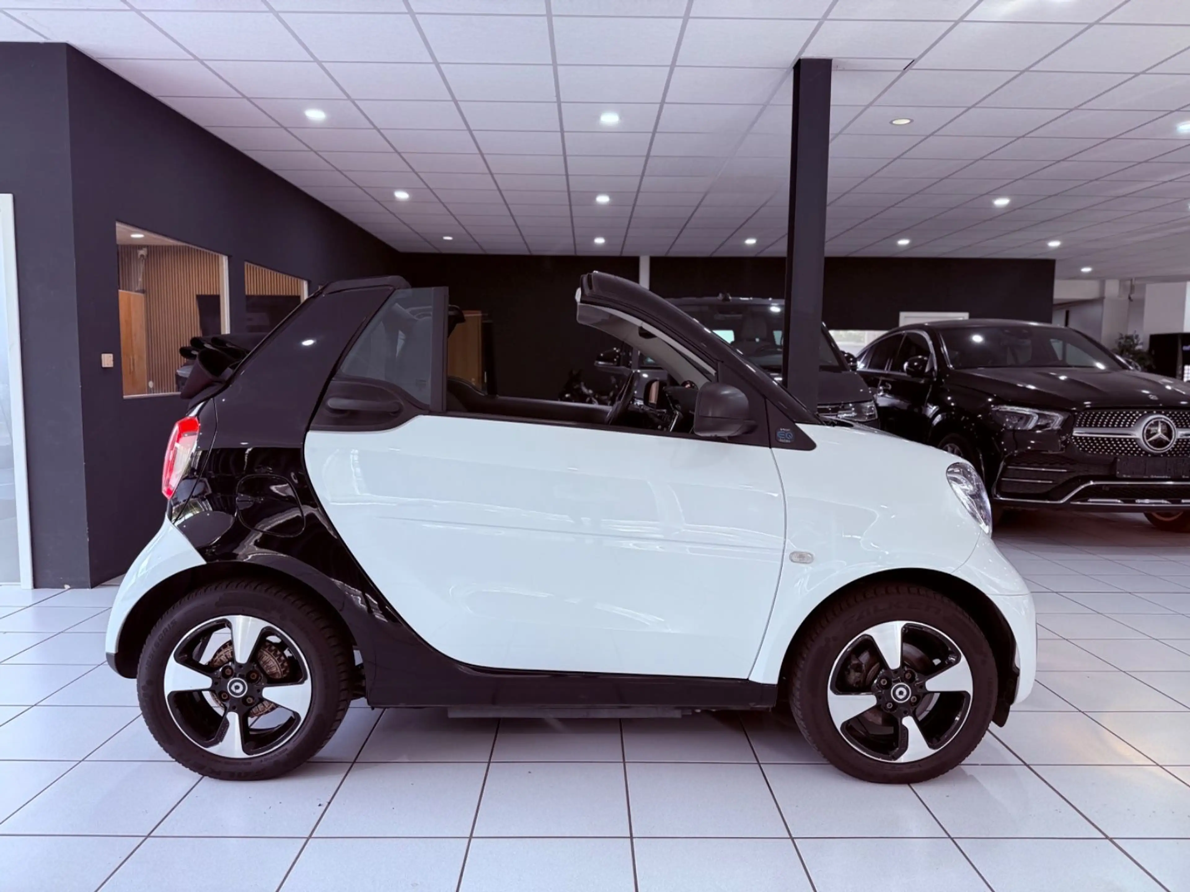 smart forTwo cabrio electric/ EQ*KAMERA*SHZ*LED-SCHW* — photo 15