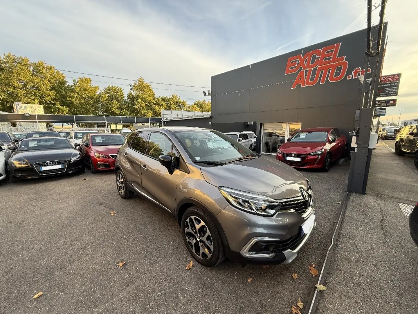 Renault Captur 1.3i TCe 130 Intens - 1