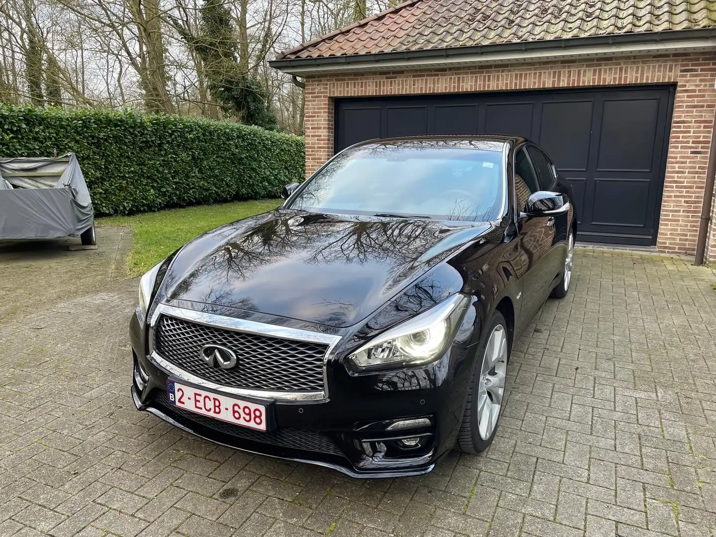 Infiniti Q70 Q70 2.2d Sport Schwarz - 1
