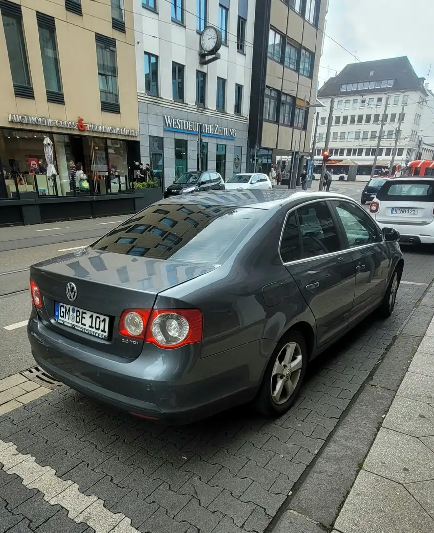 Volkswagen Jetta 2.0 TDI Comfortline - 2