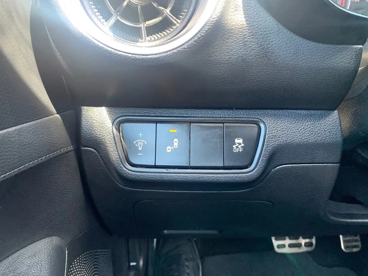 Kia Forte снимка Kia Forte
