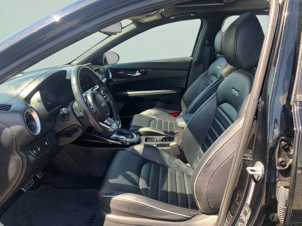Kia Forte снимка Kia Forte