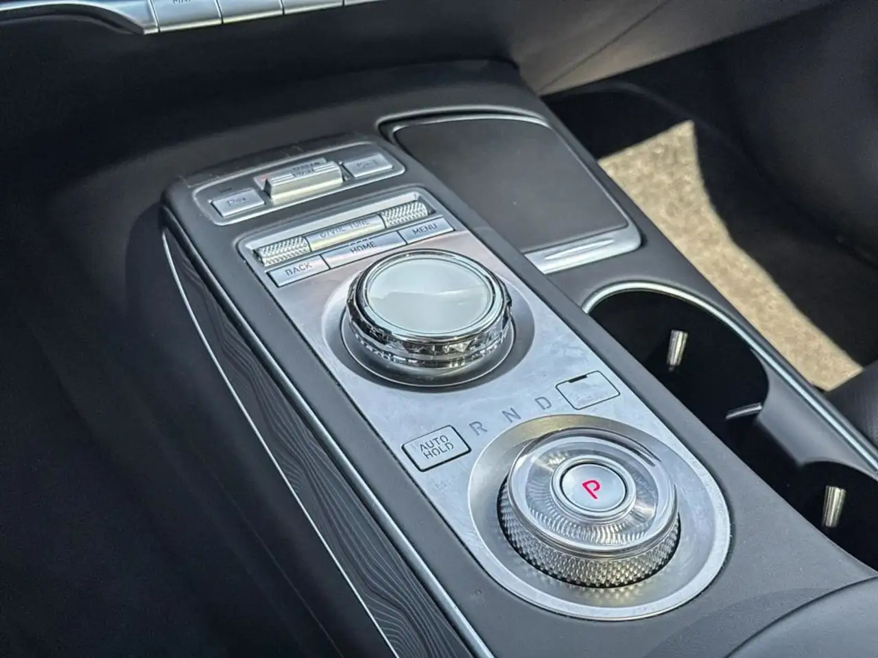 Genesis GV70 снимка Genesis GV70
