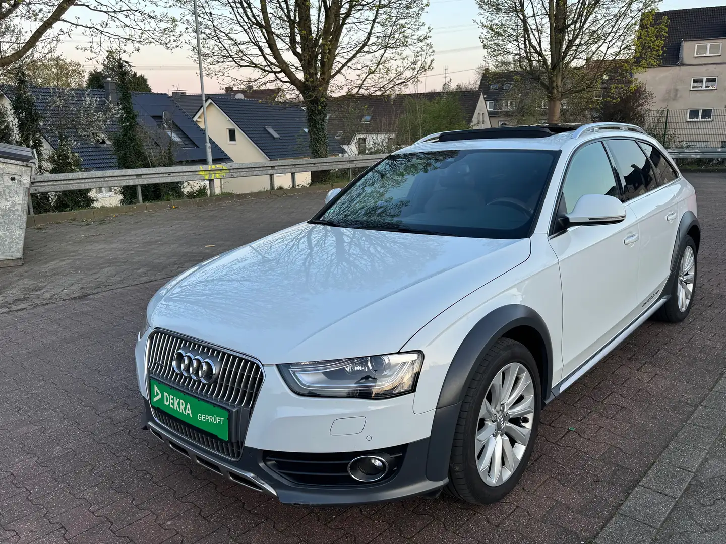 Audi A4 allroad 2.0 TDI VOLL.Panoramad.NAVI.Bang & Olufsen.LEDER Beyaz - 2